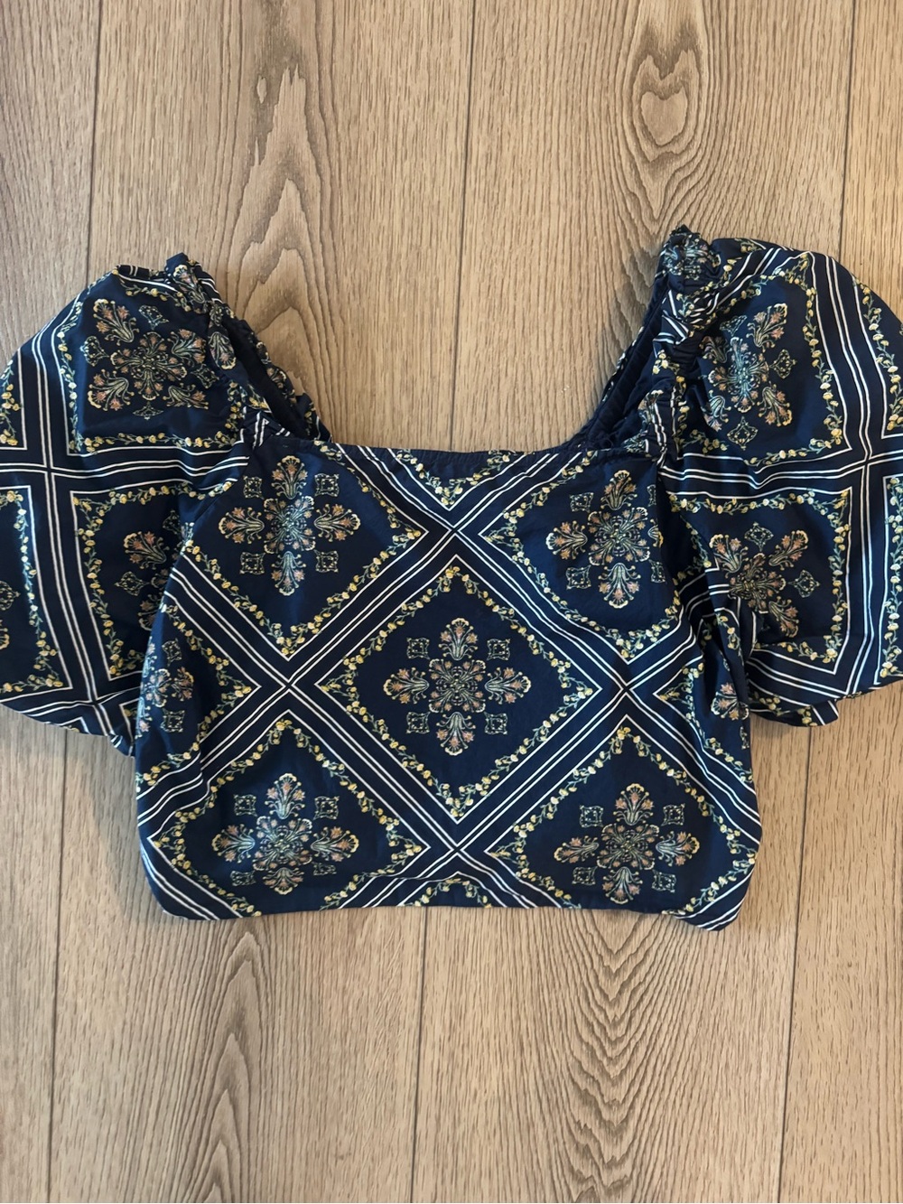 LOFT Navy Printed Puff-Sleeve Crop Top